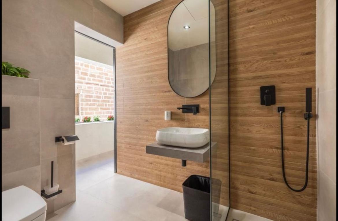 New - Designer Finished 1 Bedroom Apartment A 5 Minutes Ferry Away From Valletta Моста Екстер'єр фото