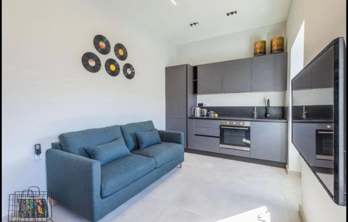 New - Designer Finished 1 Bedroom Apartment A 5 Minutes Ferry Away From Valletta Моста Екстер'єр фото